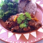 ラムタジン、レモンの切り身の苦味と酸味と甘みが効いています。