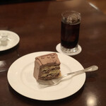 Zakuro - トップスのチョコレートケーキ