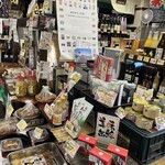 平野屋 - 店内一部④  各地から集められたおつまみ類