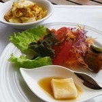 ラ・ティーダ - 観光地らしくちゃんと沖縄らしいメニューも多くジーマミー豆腐も美味しかった
