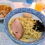 Hakaiteki Inobeshon - ぴろシコな中太麺もしっかり量