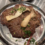 韓国酒場コッキオ グランスタ八重北店 - ハンバーグのようなお肉です！