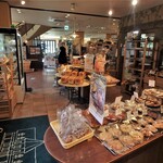 BAKERY&CAFE  Green Grass - 店内パン売場