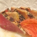 日本料理 百屋 - カツオのタタキとフォアグラのミルフィーユ