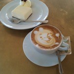 aere cafe - ☆チーズケーキとプーさんのカフェラテ☆