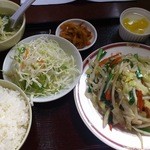 晴々飯店 - 野菜炒め定食\700