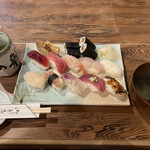 Jano Shin - 握り寿司1.5人前、味噌汁も付く