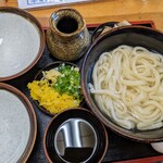 兼平屋 - 釜三昧660円は2玉分とつけだしとぶっかけだしと薬味が付いてます