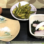 開運丸 - 晩酌セットのおつまみ（たこ酢、枝豆、ゆで卵）