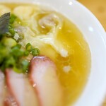 支那そば大和 - 白だし（特製ワンタンメン+チャーシュー）