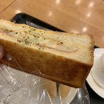ベーカリーマーケット - ポテサラのホットサンド