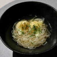 銀座嘉禅 - 金華ハム香る香港海老ワンタン麺