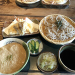 Tougeno Chiyaya - 天ざる 1,100円　麦とろ丼 550円(お新香付き)