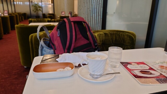 Kissa Shitsu Renoir Shinjuku Kuyakusho Yokoten photo 2