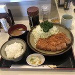 丸和 - ロースかつ定食 2,400円（税込）