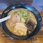 博多ラーメン 極麺うまか - 白うまらーめん