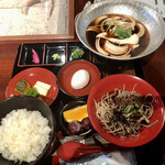 夢一輪館 - これ全部が能登牛丼です