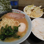 六角家 - 海苔と味玉、きゃべちゃーごはんが＋２００円で！