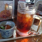 メイプル - アイスコーヒー、グビリと一口飲んだ後