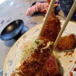 赤坂とん平 - 海老フライ リフト