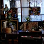 赤坂とん平 - 秘密基地感たっぷりの内観