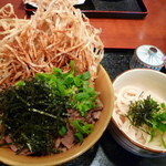 小倉うどん竜屋 - 【肉ごぼう天丼（丼セット）　９００円】