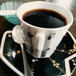 カフェテラス 一番館 - ドリンク写真:一番館ブレンドコーヒー(￥480)。
熱々が一番！