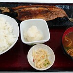 四日市ヒモノ食堂 - サンマ干物定食(税込900円)