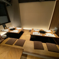 柳橋焼にく わにく - 店内個室の様子