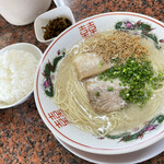 らーめん鎮 - ラーメンカタとごはん達