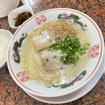 らーめん鎮 - ラーメン　カタ 550円