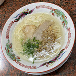 らーめん鎮 - ラーメン　カタ　550円