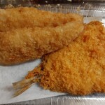 お肉屋さんのお惣菜場 ギューズプラス - チーズささみフライ、アジフライ。タイムセールで各108円