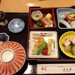 つきひ - 2500円の定食