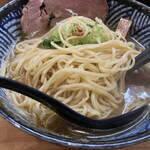 極麺 青二犀 - にぼしが効いた美味しいスープ。いつも完汁！