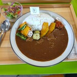 トトンKITCHEN - 和牛カレー＋季節の野菜。