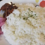 Maikari Shokudou - 小盛のご飯、玉葱のピクルスものせました