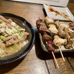 西ちゃん - もつ煮@410円&焼鳥各110円