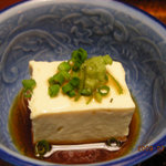 海陽亭 - みため　「なると」さん思い出す冷奴　しかし　ほんとは湯葉を積層した恐ろしく旨く凝った小品　絶賛！