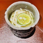 馳走 啐啄一十  - 【写真①】肥後手延ゆきやぎ素麺、松茸(広島県庄原市)、羅臼昆布出汁のお椀(広島県竹原市の軟水)