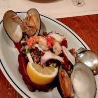 イル カルディナーレ 銀座本店 - 魚介のサラダとスペルト小麦♪大ぶりのタコや海老にプリッとしたスペルト小麦⭐️仄かな酸味のドレッシングで秋の食欲増進❣️♪( ´▽｀)