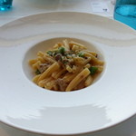 マドラウンジ - ホロホロ鶏と白インゲン豆ノラグーカサレッチェ