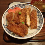 Toiya - 元祖かつ丼（断面）