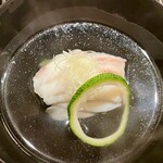 鎌倉 北じま - 2022.8.  茶色丸羽太のお椀