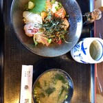 Doraibuin Shingai - 海鮮丼