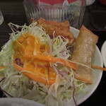 栄吉飯店 - 唐揚げと揚げ春巻き