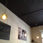 タイ国専門食堂 - タイ国専門食堂・シンプルでおしゃれな店内