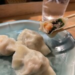 手作り餃子の店 吉春 - 海老水餃子(断面)