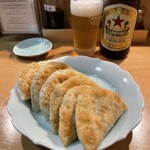 手作り餃子の店 吉春 - しらす入りのにら焼き半月(期間限定餃子)