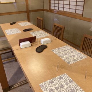 2F貸切テーブル席/電話予約にて承ります